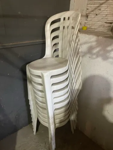 Conjunto Mesa e Cadeiras Plásticas