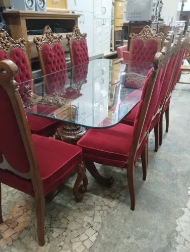 Mesa com 8 cadeiras madeira seregeira antiga 