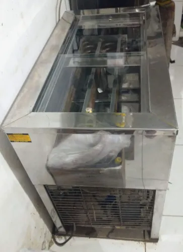 Máquina de fazer picolé