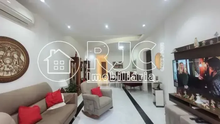 Edifício requisitado junto a Praça Afonso Pena 125 m2