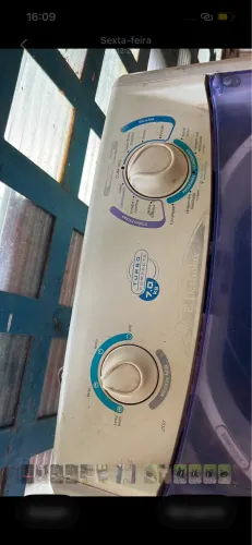 Vendo máquina de lavar ou monitores/cpu para retirada de peças ou para o que preferir.