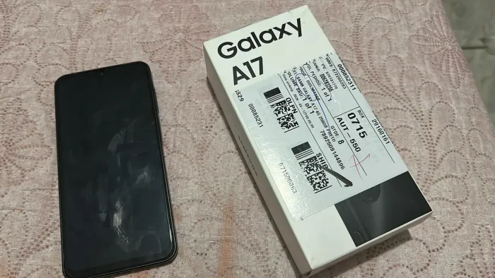 Vende-se celular galaxy A17 256 gb