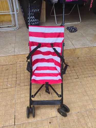 Carrinho guarda chuva