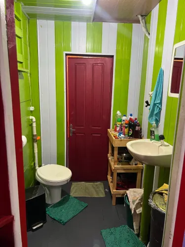 VENDE-SE LINDA CASA FLUTUANTE - TOTALMENTE MOBILIADA
