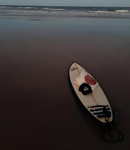 Prancha de Surf 8" e 55L Cyclone Profissional + Brindes Completos