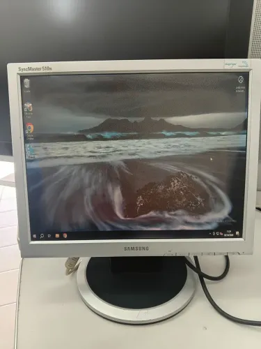 Monitor Samsung SyncMaster 510N usado e com defeito