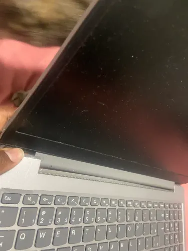 Lenovo IdeaPad S145 - para peças ou conserto.