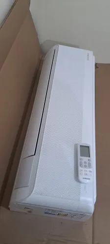 Ar condicionado 12000 Btu/h Windfree Frio Bivolt