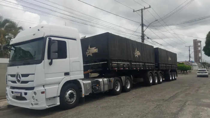 Actros 2651 6x4 conjunto Rodotrem graneleiro
