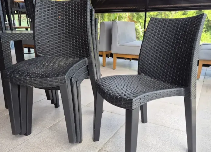 Conjunto de 10 (dez) Cadeiras Plástica Rattan Reforçada Cor Preta
