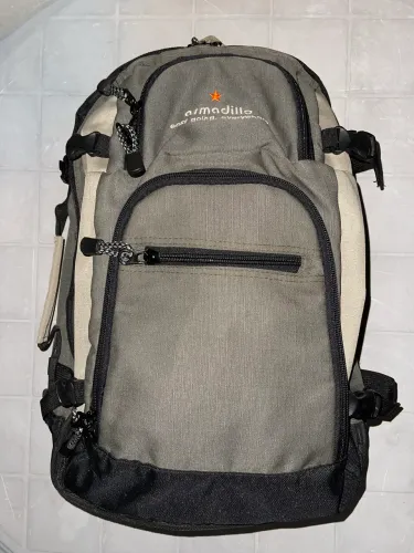 Mochila Armadillo com bússola