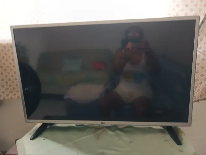 Tv semi nova