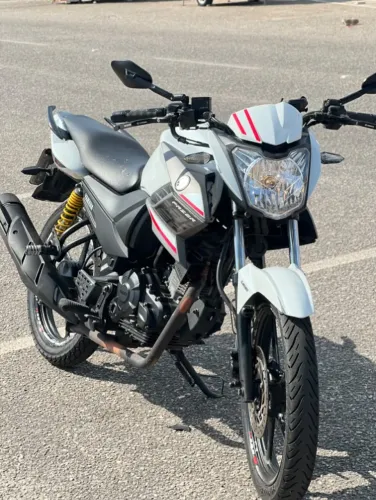 Yamaha Fazer 150 UBS 2016/17 - Revisada, Pneus, Bateriae Kit de transmissão Novos