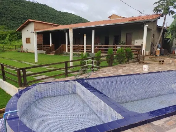 Vendo linda Chácara cerca de 20 km de Montes Claros, sentido estrada da produção!!!!