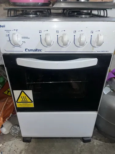 Vende-se Fogão 4 bocas Esmaltec