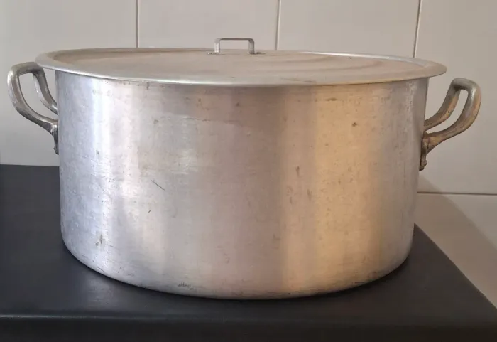 Panela 70 litros, com tampa