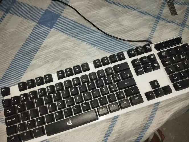 Vendo Teclado usado Knup 100% com Led funcionando