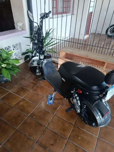 Vendo moto chefe ou troco por carro