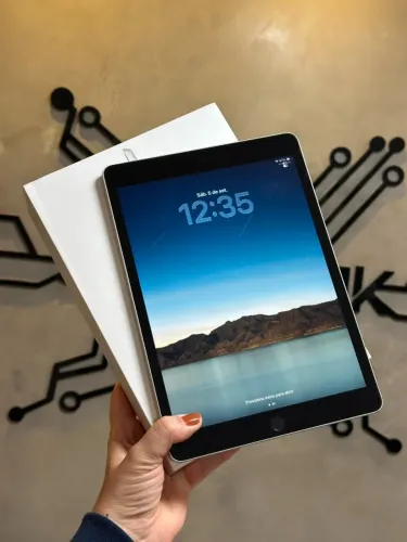 iPad 9 Silver - 64GB ? R$1.290,00 (Com caixa + cabo)