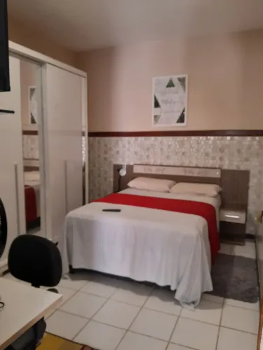 Apartamento mobiliado com 1/4 na Coroa do Meio