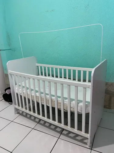 vende- se berço branco