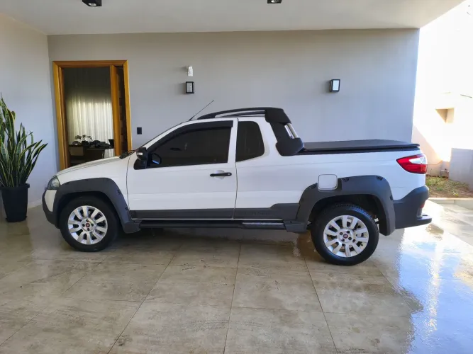 Fiat Strada Adventure 1.8/ 1.8 Locker Flex CE 2015