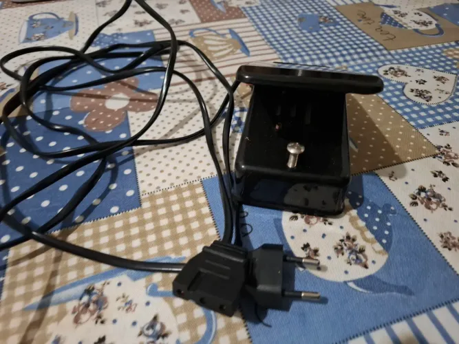 Pedal elétrico de maquina singer.15C funcionando perfeitamente.usado