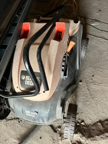 Cortador de grama Black+Decker 1600W