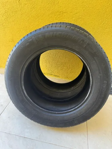 2 Pneus Michelin 205/60r15