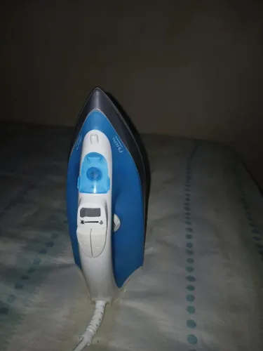 Ferro de Passar Britânia FB167N 220V - Bom Estado