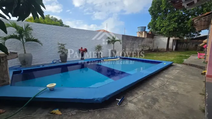 Casa com piscina no bairro São Tóme