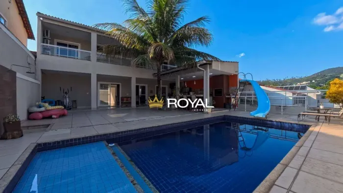 Casa com 6 quartos ( 4 suítes ), 7 banheiro e 4 vagas à venda, 308 m² por R$ 1.960.000 - A