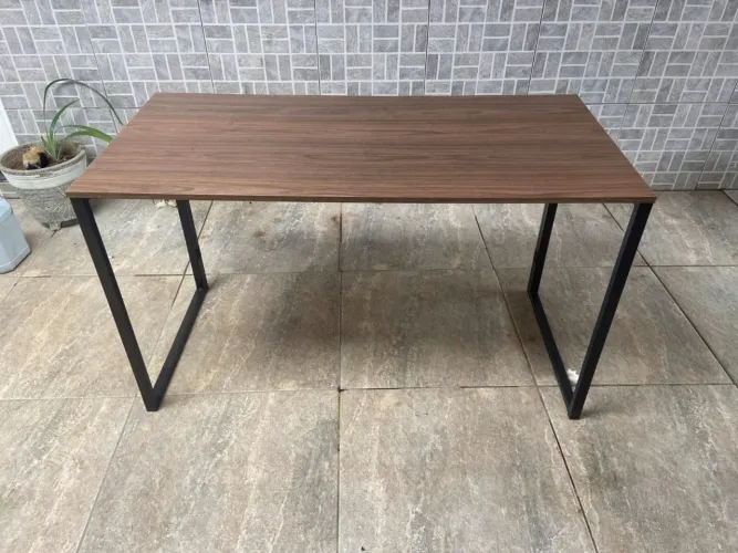 Mesa Dobrável - Madeira e Estrutura em Aço