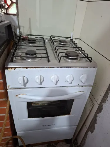 Fogão funcionando inclusive o forno
