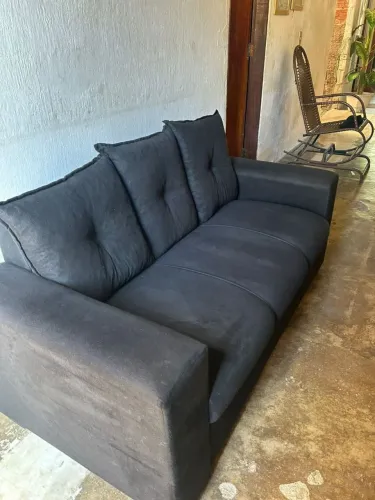 VENDO SOFÁ PRETO 2 E 3 LUGARES NOVO