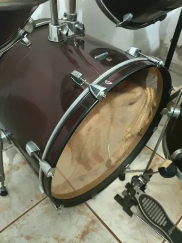 Bateria Ludwig Completa (Vinho) - Bumbo, Caixa, Tons, Surdo e Pratos
