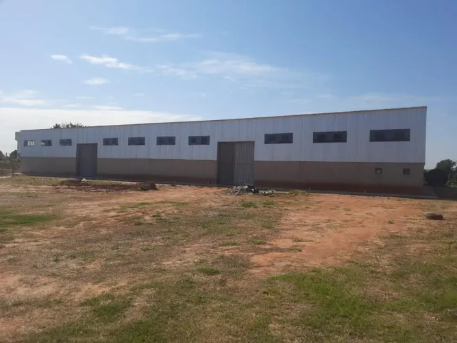 Galpão para Locação em Presidente Prudente, Entre Pirapozinho e Presidente Prudente, 4 ban