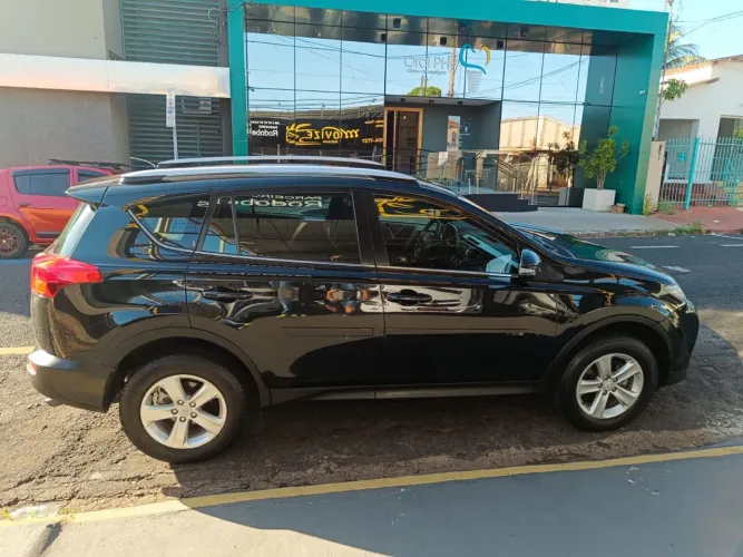 Toyota RAV4 2.0 4X2 16V Aut. 2013