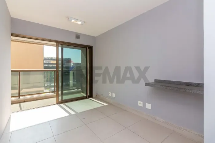 Conjunto Comercial à venda em SP sendo 41m² com 2 salas, 2 banheiros e 1 vaga de garagem e
