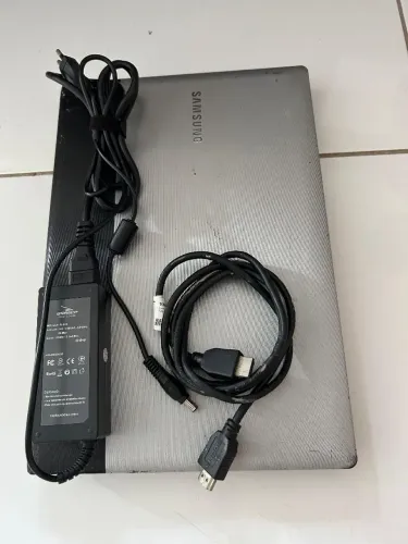 Vendo notebook com defeito
