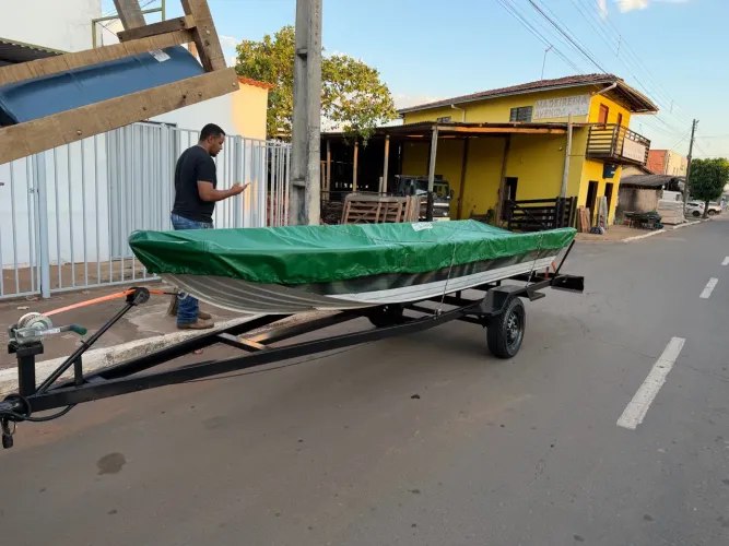 Canoa Seminova