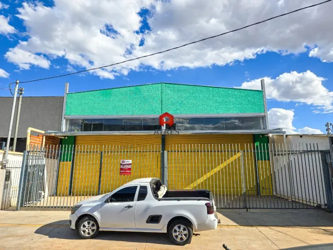 Galpão comercial para locação com 284,18m² localizado no Setor Residencial Barravento