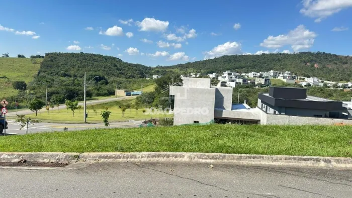 Excelente Terreno de esquina com 450 m², localizado no condomínio Cyrela, Otima oportunida