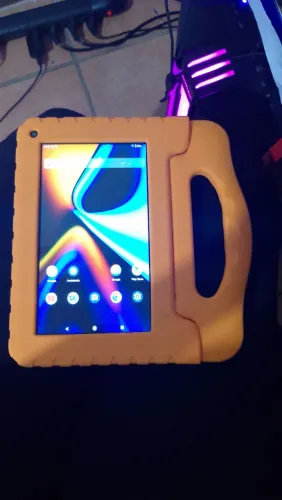 Tablet Multilaser usado apenas dois meses
