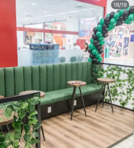 Estrutura Completa de Quiosque Comercial (Ideal para Cafeteria, Doceria ou Varejo)