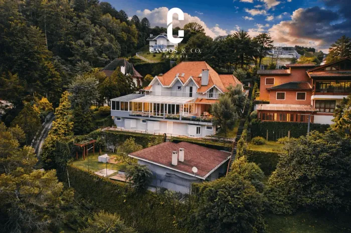 Mansão a venda com grande potencial de renda, 10 suítes, Vila Capivari, Campos do Jordão, 