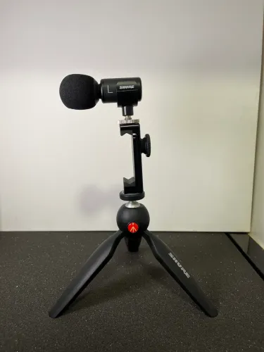 Microfone Shure MV88+ + Vídeo Kit Condensador Cardicoide Preto