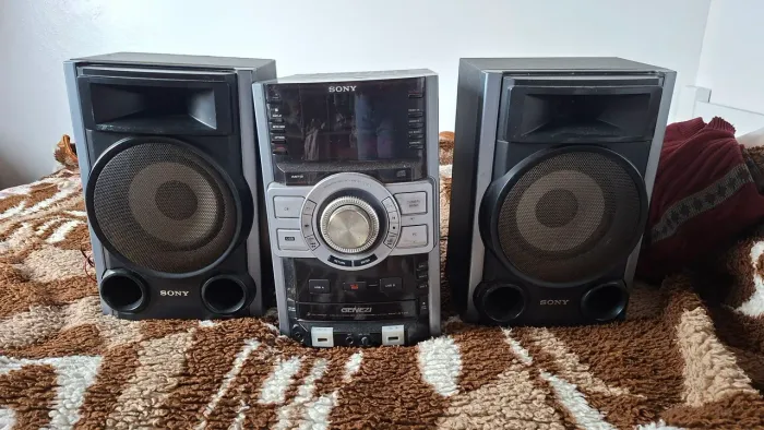 Rádio com duas caixas de som