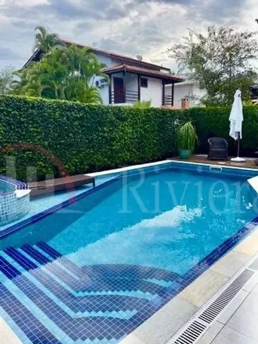 Casa a venda em condomínio fechado em Bertioga