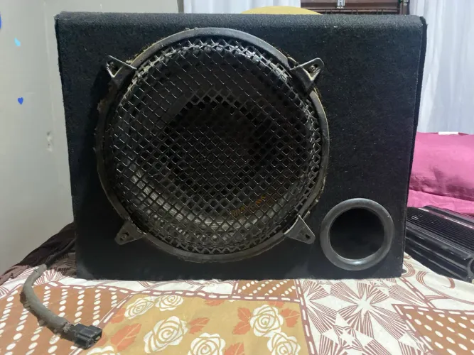 Vendo  som com potência  e alto falante  6x9 bravox 